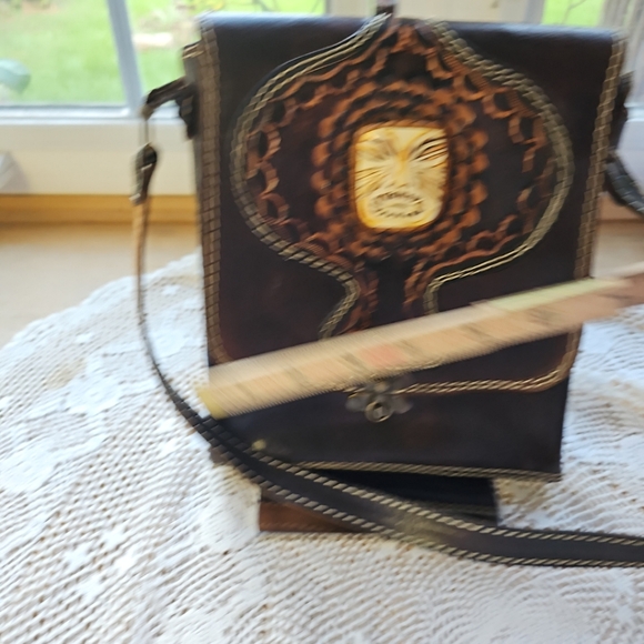 Hand Tooled Leather Crossbody With Shell Face Engraved in Front of Bag. Brown le - Picture 16 of 16